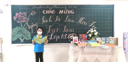 Học sinh khối 1 - Tưng bừng hưởng ứng ngày Sách - Văn hóa đọc Việt Nam